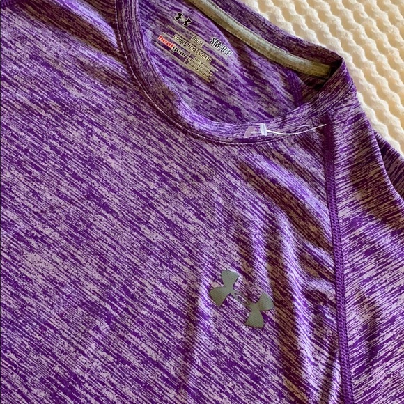 Under Armour Tops - Under armour